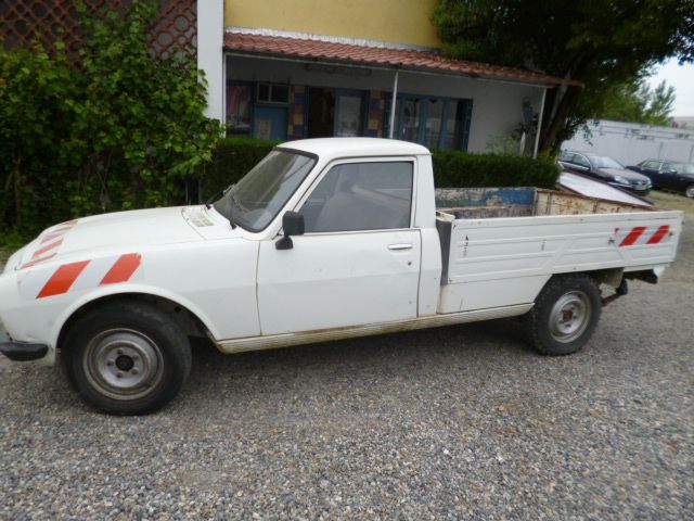 PEUGEOT 504 PICK-UP 2,3 D