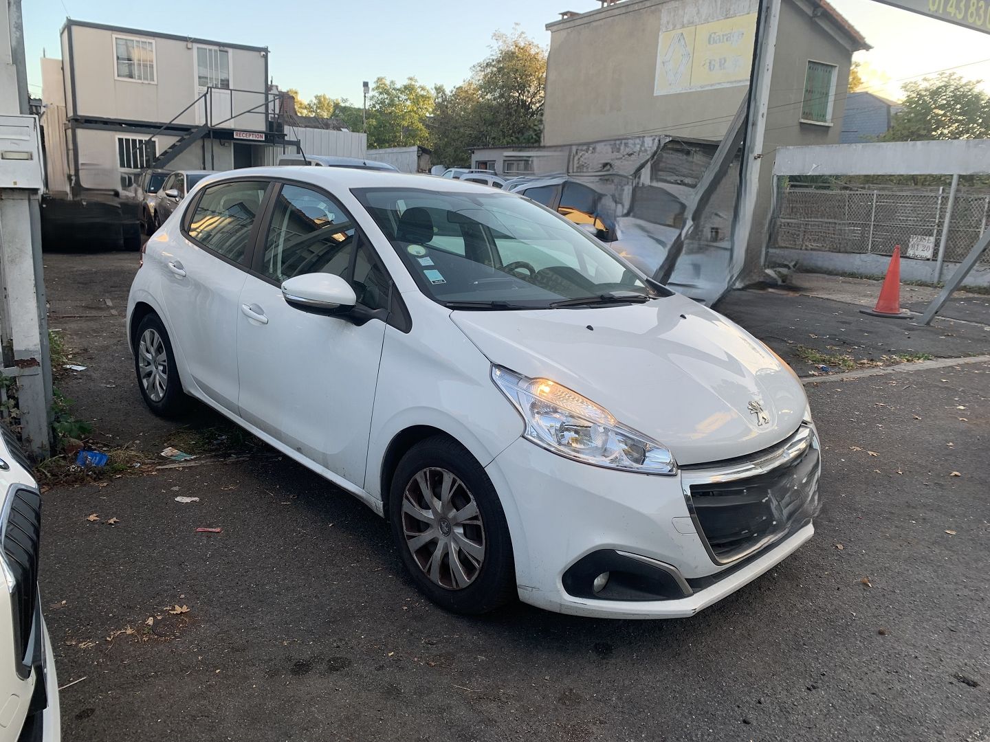Peugeot 208 1.6 BLUEHDI 75 S&S 5P