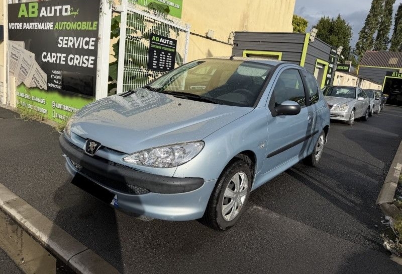 Peugeot 206 1.1 POP ART 3P