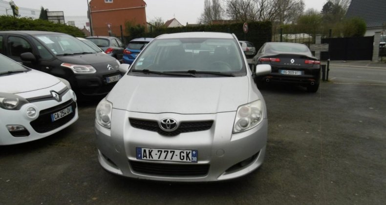 Toyota Auris 2.0l d4d 125cv dynamique (2010)