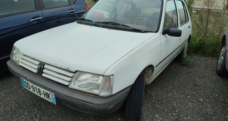 Peugeot 205 Phase 2 1.8 D BVM5 60cv FAIBLE KM
