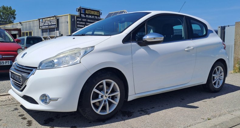 Peugeot 208 1.2 VTi 82 cv ACTIVE MOTEUR ENVIRON 300 