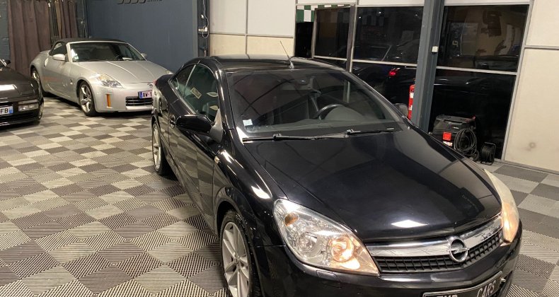 Opel Astra TWIN TOP 1.9 CDTI LINEA ROSSA 150ch