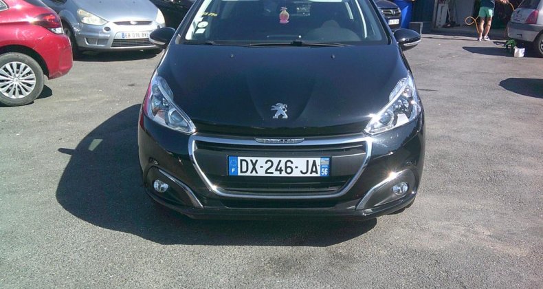 Peugeot 208 1.6lblue-hdi 75cv active (2015)