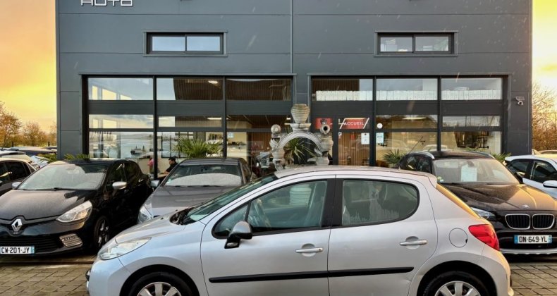 Peugeot 207 1.4E PREMIUM 2-TRONIC