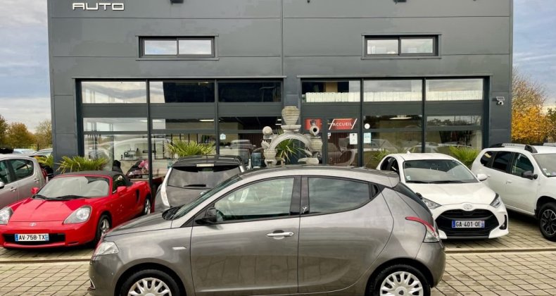 Lancia Ypsilon 1.2 8v Platinum 69CH + Stop&Start 5p GOL