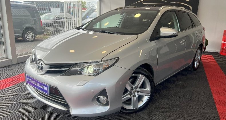Toyota Auris Touring Sports 124 D-4D Style