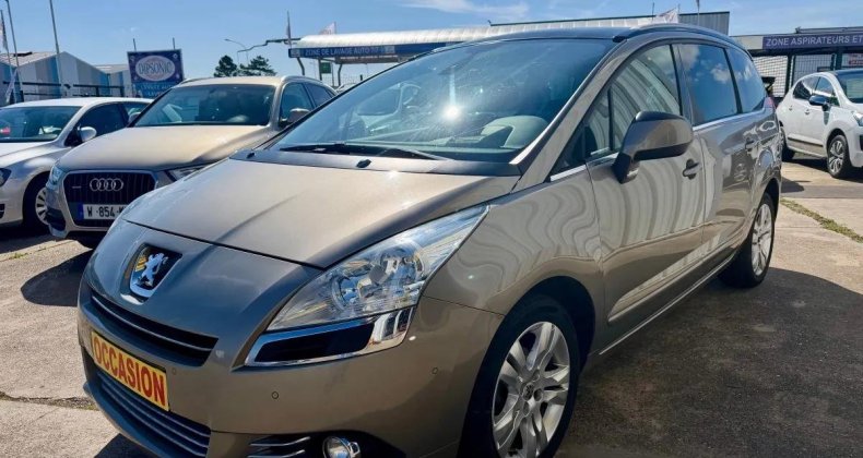 Peugeot 5008 1.6 HDI 110CH PREMIUM PACK 5 PLACES / DI