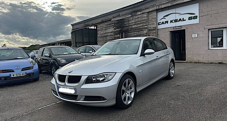 BMW Série 3 (E90) 318I 129CH SPORT
