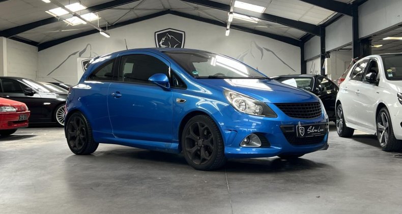 Opel Corsa 1.6i Turbo - 192 D BERLINE OPC PHASE 1
