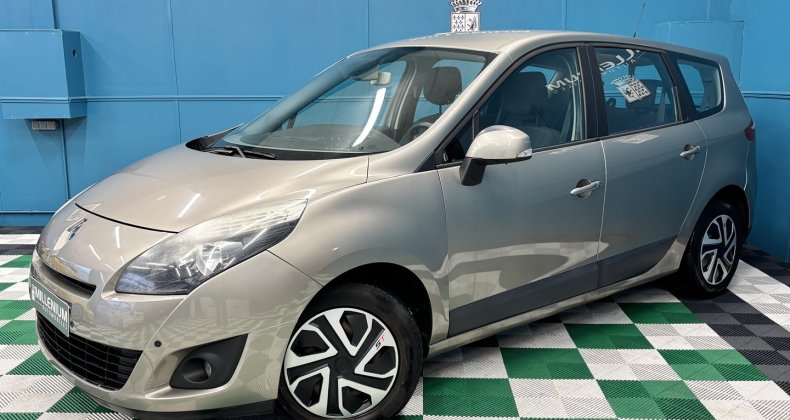 Renault Grand Scenic 1.5 dCi 105ch Carminat TomTom 7 places