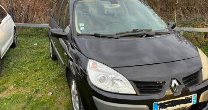 Renault Grand Scenic II 2.0 DCI 150CH EXPRESSION 5 PLACES