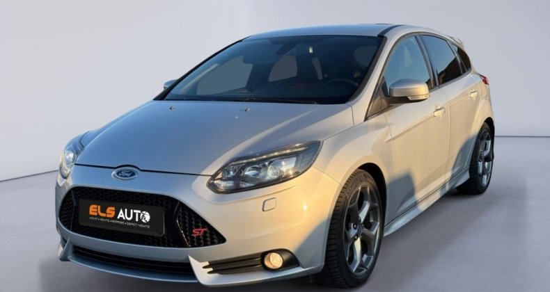 Ford Focus ST 2.0i 250ch 2.Main