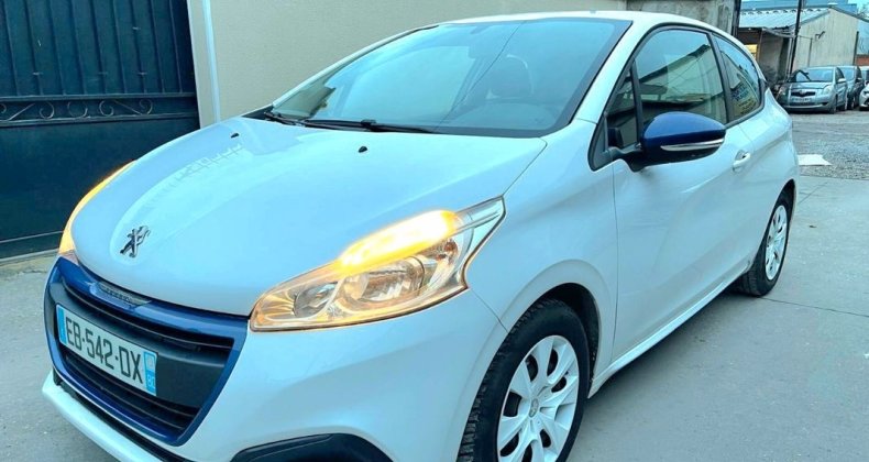 Peugeot 208 1.0 vti 68ch 5 places 88000km