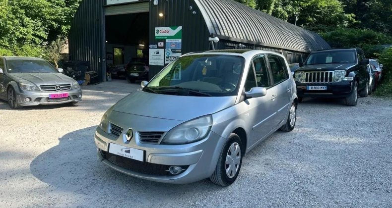 Renault Scenic II 1.5 dCi 105cv Lattitude 2Ã¨me main Ph