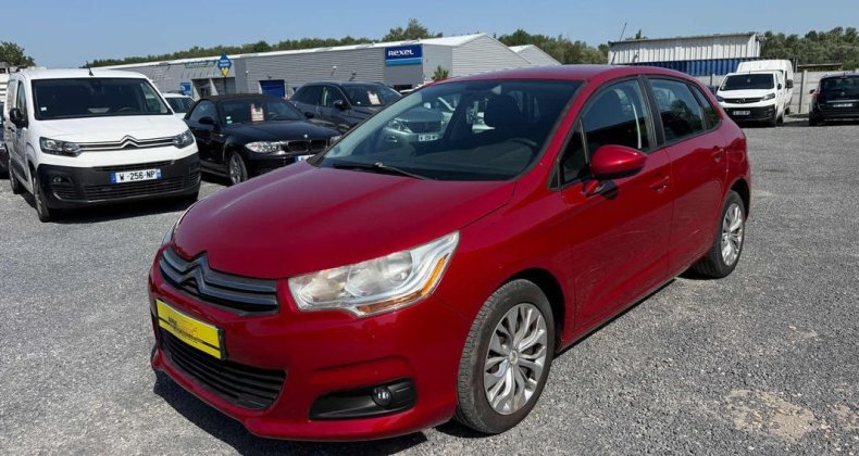 Citroen C4 confort1l4 essence faible kilometrage