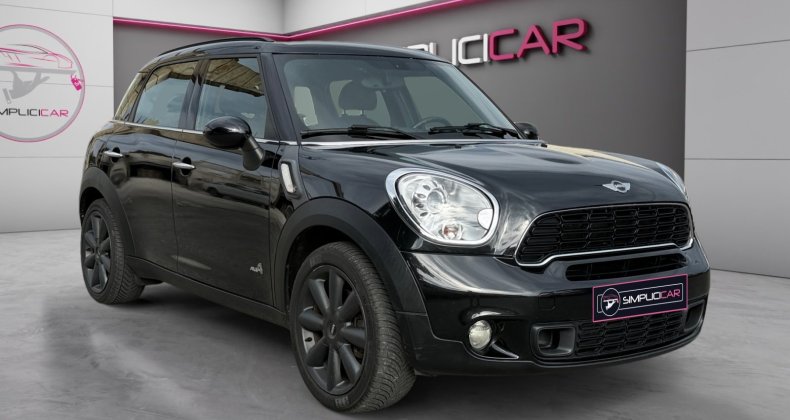 Mini Countryman COOPER SD 143 ALL4 PACK RED HOT CHILI