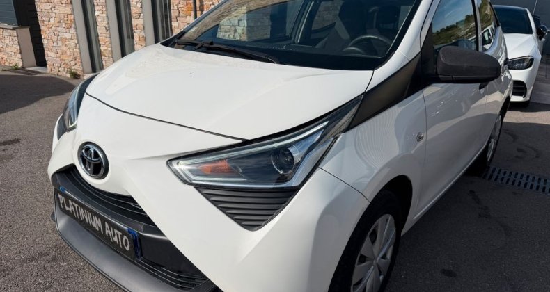 Toyota Aygo II (2) 1.0 VVT-I 72 X 5P