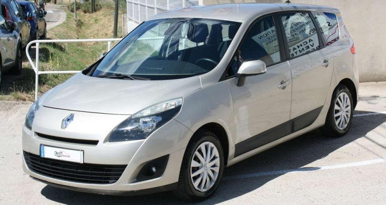 Renault Grand Scenic III 1.5 DCI 105CH AUTHENTIQUE 7 PLACES