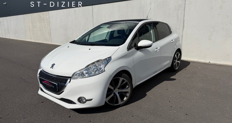 Peugeot 208 1.6 e-HDi 92ch BVM5 FÃ©line - Toit Pano 
