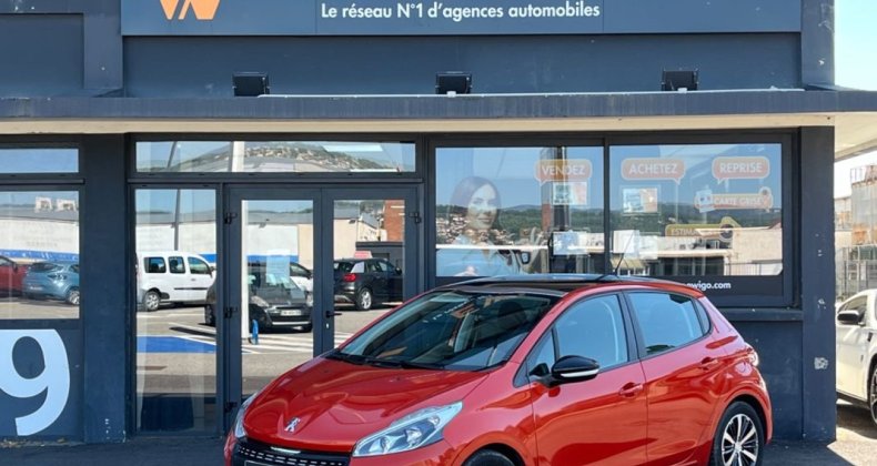 Peugeot 208 82 ch allure distribution faite
