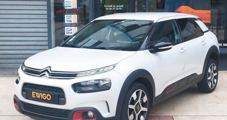 Citroen C4 Cactus 1.2 110ch shine 1er main carplay camera 