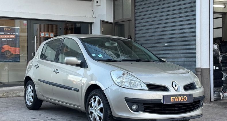 Renault Clio 1.5 dci 105 + clim radar arriere dÃ©marr