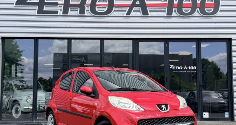 Peugeot 107 Phase 2 1L VTI 68ch moteur Toyota ( Clim