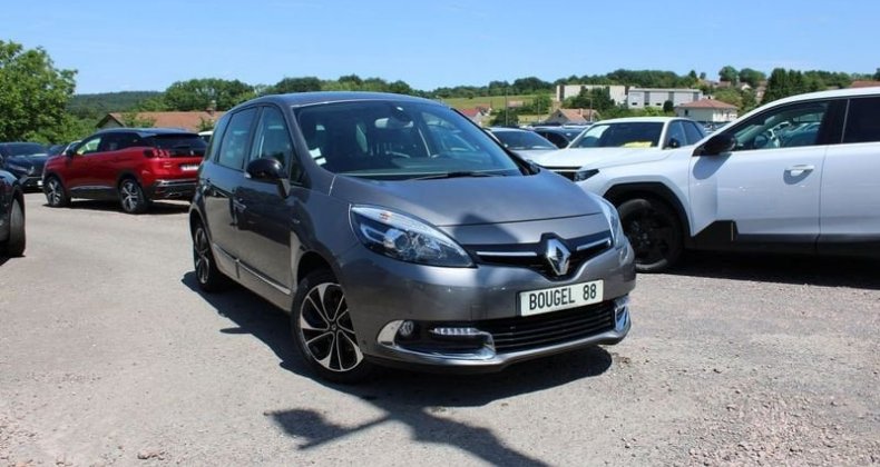Renault Scenic III BOSE DCI 110 CV GPS R-LINK ATTELAGE 