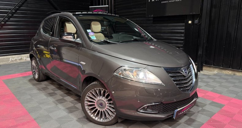 Lancia Ypsilon 0.9 TwinAir 85 ch StopStart Platinum+ DF