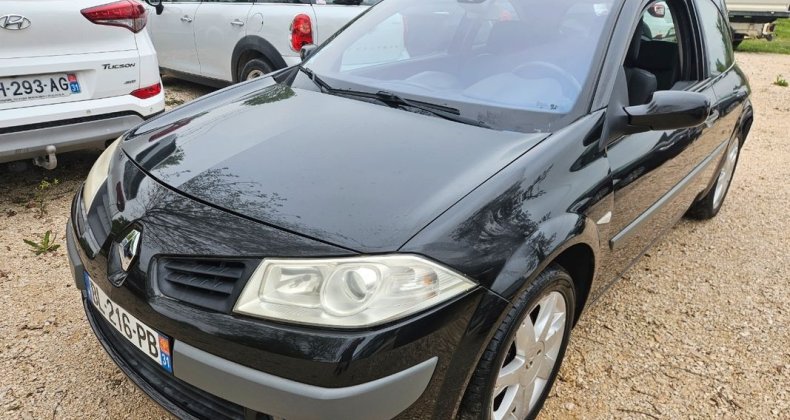 Renault Megane COUPE 1.6i 110 cv 12-2007 133000 KMS