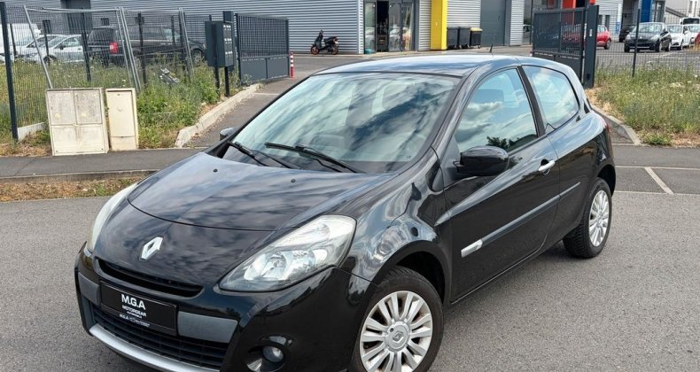 Renault Clio III 1.2 DYNAMIQUE 75 CH