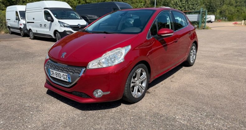 Peugeot 208 ALLURE BlueHDi 92ch -garantie 12 mois-