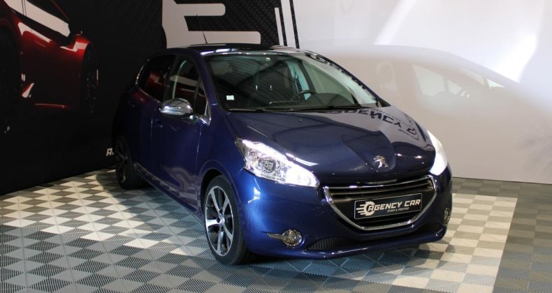 Peugeot 208 1.6 e-HDi FAP - 92 BERLINE FÃ©line, idÃ©