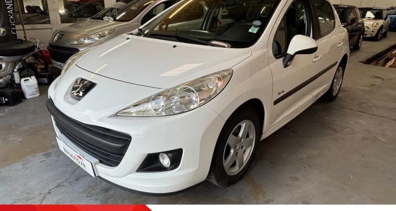 Peugeot 207 1.4 VTI 95 URBAN MOVE / TOIT PANORAMIQUE