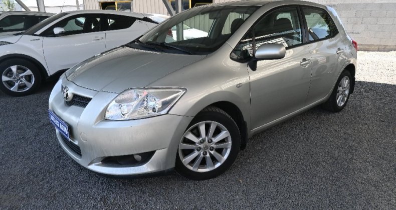 Toyota Auris 126 D-4D LinÃ©a Sol