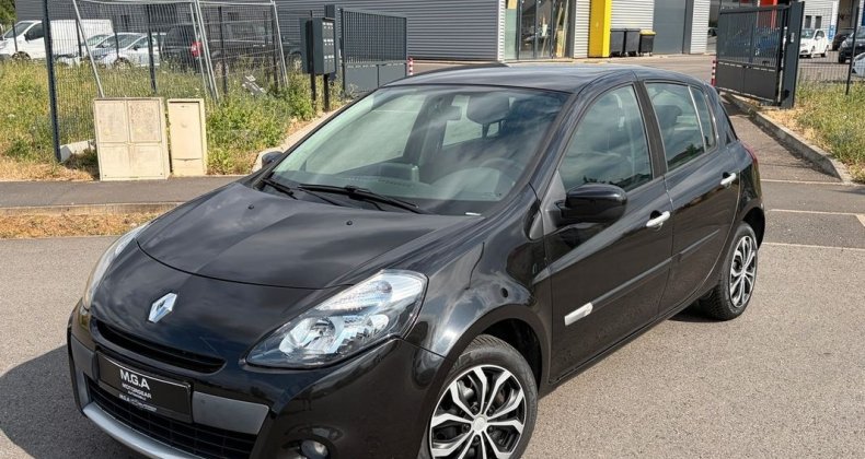 Renault Clio III 1.2 DYNAMIQUE 75 CH