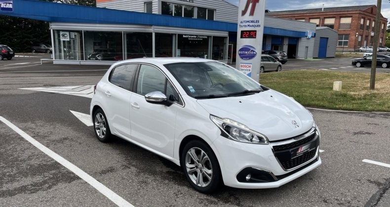 Peugeot 208 1.2i Pure Tech 12V - 110 BERLINE Allure 