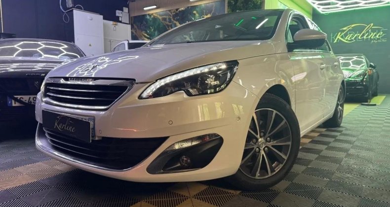 Peugeot 308 GENERATION-II 1.2 PURETECH 130 cv ALLURE