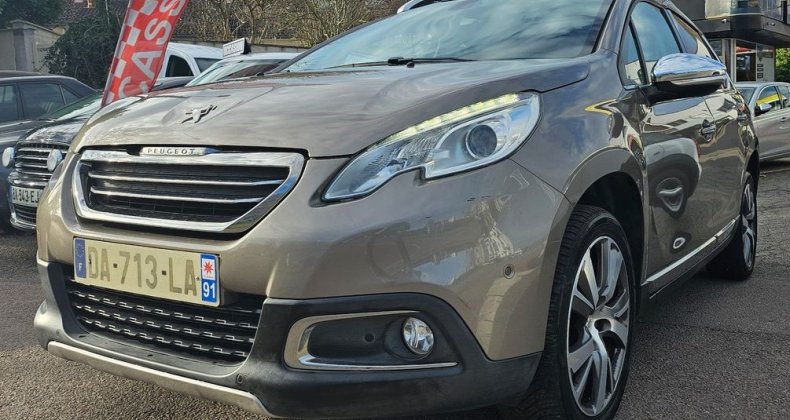 Peugeot 2008 1.6 e-HDi Feline Cuivre