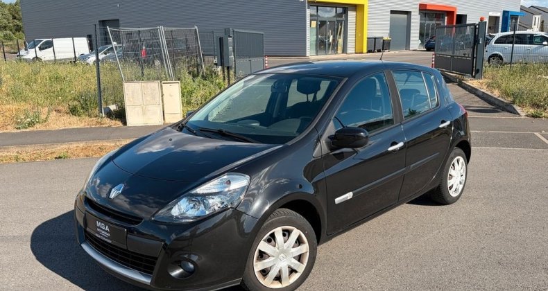 Renault Clio III 1.2 DYNAMIQUE 75 CH