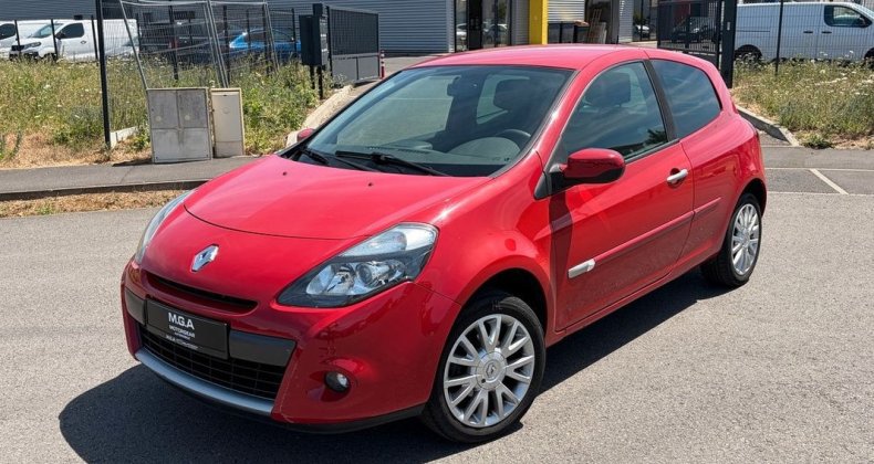 Renault Clio III 1.2 DYNAMIQUE 75 CH