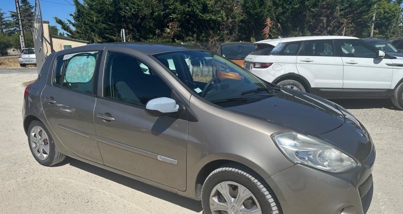 Renault Clio III PH2 1.5 DCI 75CV TOM-TOM AN:2012 5 P