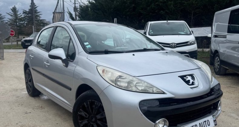 Peugeot 207 1.6 120 CH AN:11/2008 125 000 KM 5 Porte