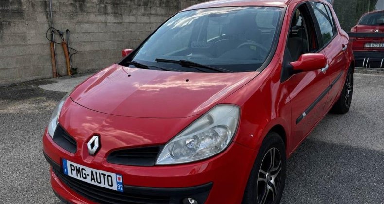 Renault Clio 1.6i 16V - 110 - BVA III BERLINE Dynamiq