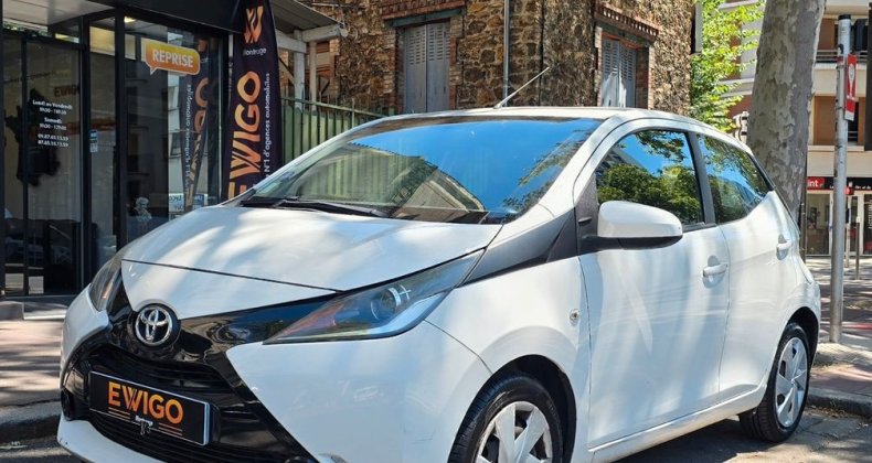 Toyota Aygo 1.0 VVTI 70cv X-PLAY idÃ©al jeune permis