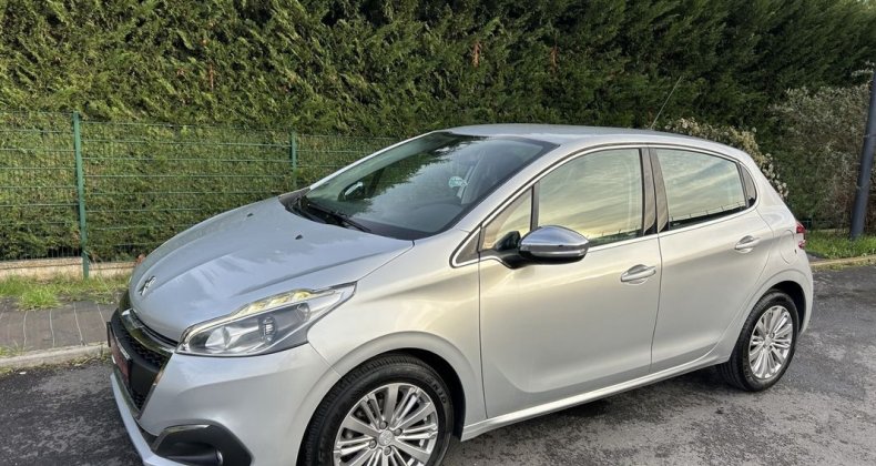 Peugeot 208 1.2 110 cv allure camera gps 08-2018 pre