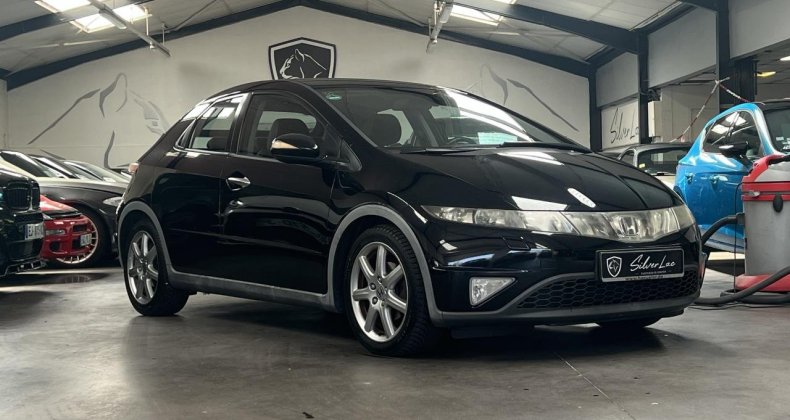 Honda Civic 1.8 i-VTEC 140 / FINITION SPORT / 1ere M