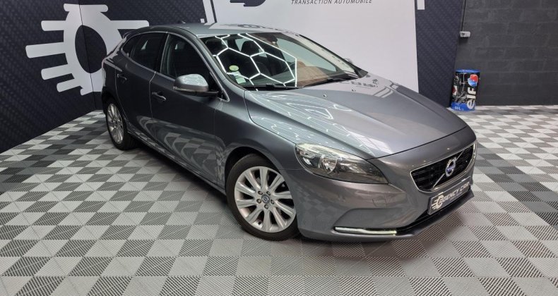 Volvo V40 D2 Finition SUMMUMM - 115ch - BV Powersh