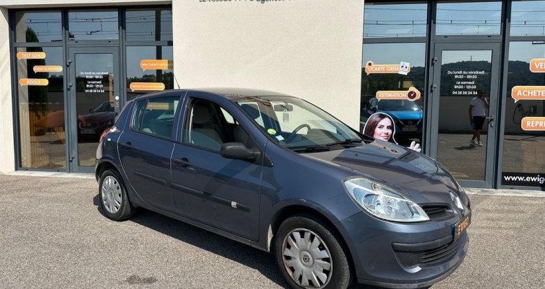 Renault Clio 1.4 100ch EXPRESSION Entretiens complet 